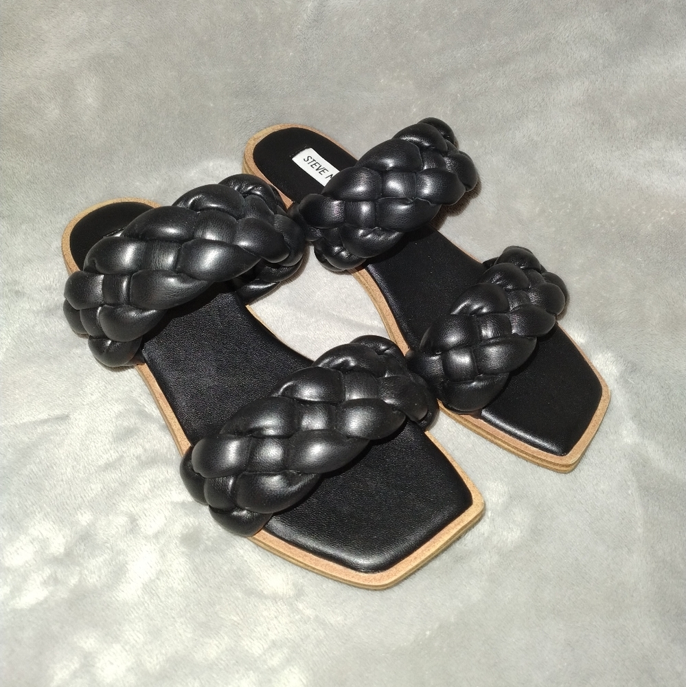 7.5 Black Steve Madden Sandals